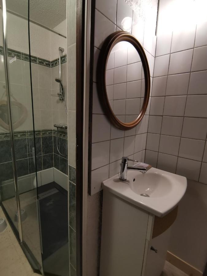 Chez Gilles Math Apartment Saint-Martin-de-Bromes Bagian luar foto